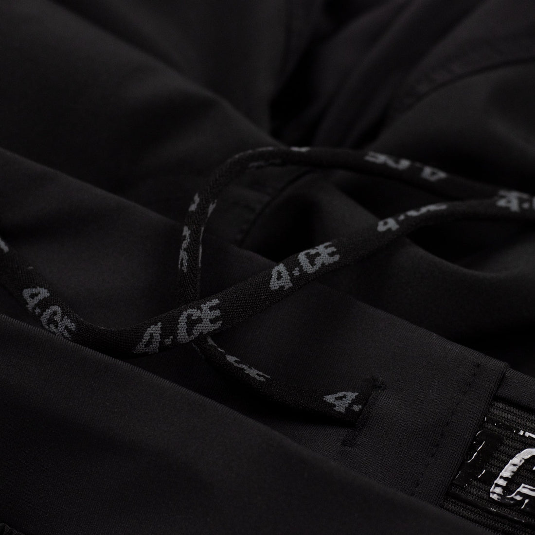 Hybrid Short - Black/Tie Dye