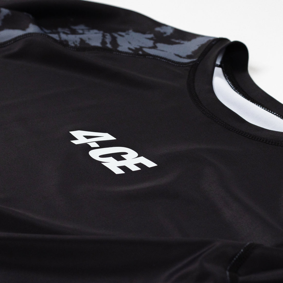 Raglan Short Sleeve Rash Guard - Black/Tie Dye