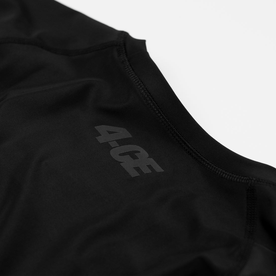 Stealth Long Sleeve Rash Guard - Black