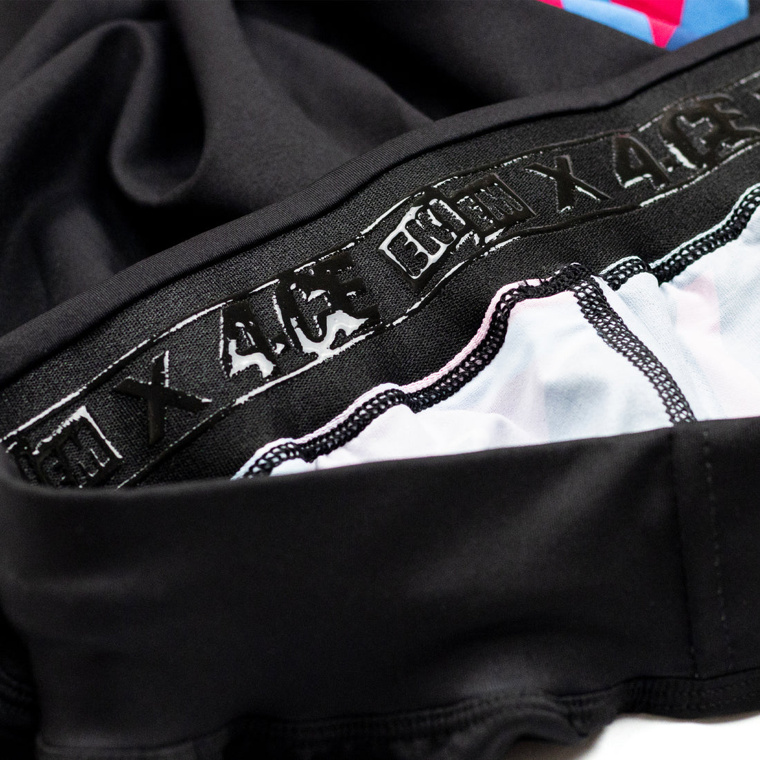 Ekiem X 4CE Hybrid Short - Black